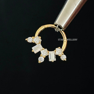 14K Or Massif Multi Pierre Diamant Septum Clicker Fine Jewelry. - Product Image 1