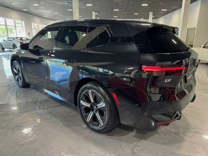 2023 BMW IX XDRIVE50 AWD ตัวเลือกเต็มรูปแบบที่ใช้แต่พร้อมเรือซ้ายเบาะหนังภายในสีดำยาง R18เครื่องยนต์เทอร์โบ
