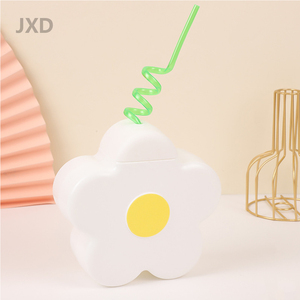 JUXINDA Gobelet en plastique en forme de fleur de papillon avec paille Verres décoratifs réutilisables pour jus de fruits et smoothies de fête - Product Image 2
