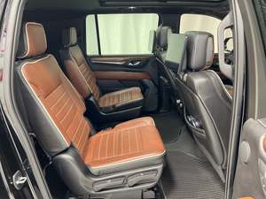GMC Yukon XL Ultimate 4WD Negro, Usado, Élite, 2023 - Product Image 5