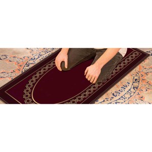 Tapis de prière islamique rouge et or : Tapis spirituel musulman, tapis imprimé, tapis à poils doux - Product Image 2
