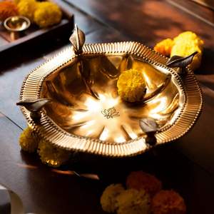 Cuenco decorativo Urli de Metal para flores flotantes, centro de mesa, decoración del hogar, decoración tradicional del festival indio - Product Image 1