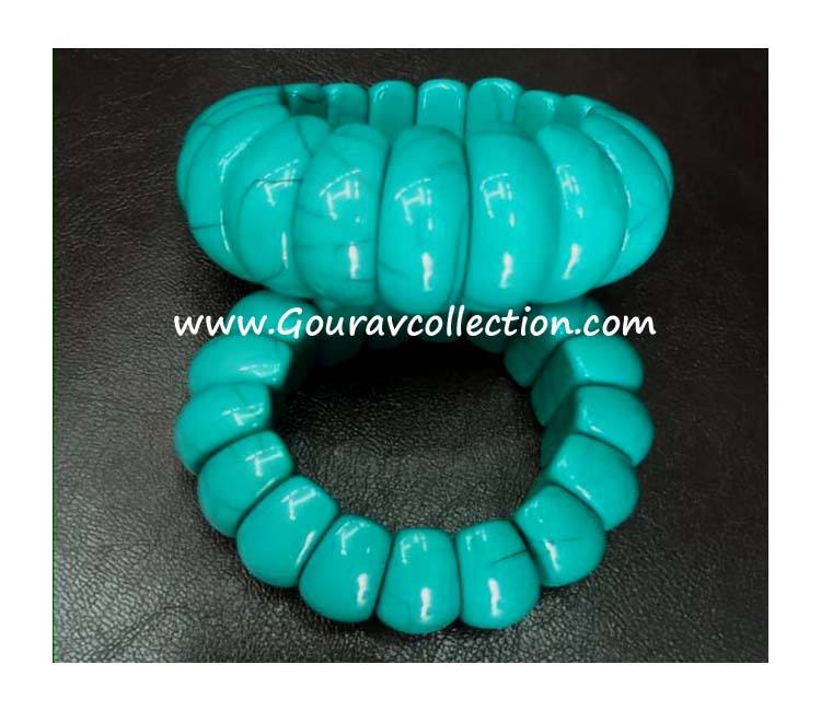 สีเขียวอมน้ำเงิน