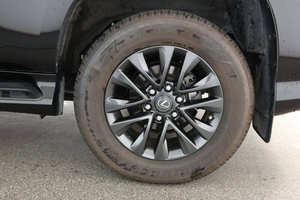 Lexus GX 460 2023 Usado en Buenas Condiciones, Equipamiento Estándar - Product Image 2