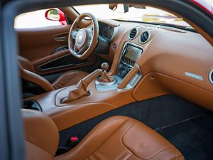 OFERTA ESPECIAL: Dodge SRT Viper GTS 2013 con Transmisión Manual y Motor V10 - Product Image 2