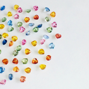 Multi saphir naturel en forme de coeur pierres précieuses en vrac AAA qualité AAA lustre très belles pièces et parfait pour toute fabrication de bijoux - Product Image 1