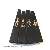 Natürlicher Lapislazuli Reiki-Turm Halbedelstein Graviertes Chakra-Heilmuster Goldbemaltes Achat-Kunsthandwerk Feng Shui Angebot