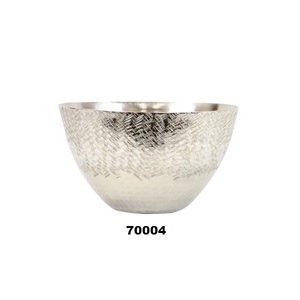Cuenco redondo de aluminio plateado para decoración de mesa de comedor y Hogar y decoración de mesa - Product Image 1