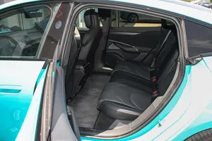 2025 X I A O M I SU.7 Véhicule à faible kilométrage Boîte de vitesses automatique Direction souple État essence/électrique Batterie au lithium - Product Image 6