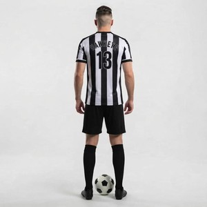 Ensembles de football personnalisés pour hommes, t-shirt à manches courtes et short, tissu respirant en polaire à séchage rapide 180g, logo personnalisé - Product Image 5