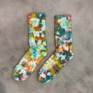 Chaussettes en coton tie-dye colorées unisexes personnalisées Streetwear à la mode pour hommes et femmes - Product Image 2