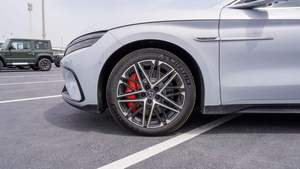 HA N B Y D HA N 701 FLAGSHIP EV Modèle 2025 Véhicule Électrique à Quatre Roues Motrices Autonomie 501-600km Puissance 300KW pour Importation Japon - Product Image 3