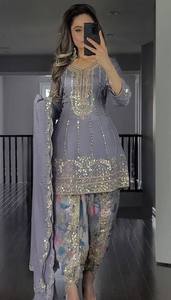 Conjunto Salwar de Bollywood de Alta Calidad en Georgette Sintética con Bordado de Lentejuelas Pesadas de 5 mm y Estampado Digital en las Mangas para Invierno y Verano - Product Image 2