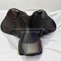 Selle de dressage et de saut anglais synthétique durable, légère, résistante à l'eau, avec arceau en plastique et assise rembourrée confortable