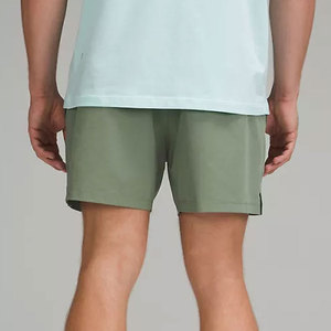 Pantalones cortos de cintura media para hombre de diseño personalizado servicio OEM al por mayor nueva llegada 100% algodón estilo callejero patrón sólido transpirable - Product Image 3