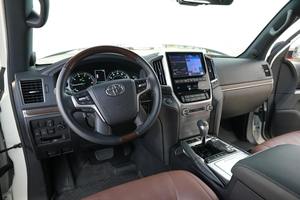 Toyota Land Cruiser 2021 Usado Premium ~7,700 Millas, Motor V8 de 5.7 Litros - Product Image 4