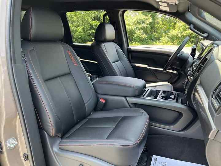 CHEAP SUV USED 4x4 Niss an Titan Truck 2023