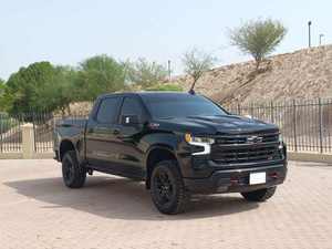 SILVERADO 5.3L V8 2024 Usado de Segunda Mano, Sedán con Volante a la Izquierda, Asientos de Cuero, Neumáticos R17, Techo Solar Automático, Cámara Trasera de 360° - Product Image 6