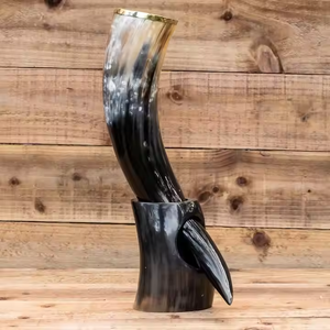 Corne à boire polie de style animal, artisanale et unique, par Tradebit - Product Image 4