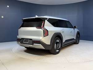OFFRE SPÉCIALE! Véhicule d'occasion aux enchères chez le concessionnaire 2026 EV9Wind SUV AWD - Product Image 6
