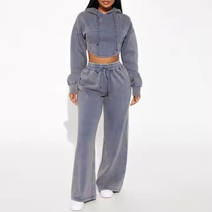 Suéter de moda del proveedor OEM/ODM Sudadera con capucha recortada para mujer Ropa deportiva de invierno con estilo deportivo con logotipo frontal a granel al por mayor - Product Image 1