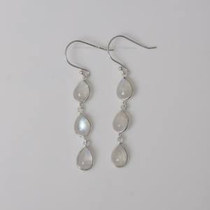 Véritable argent sterling 925 naturel bleu flashy Moonstone Cabochon Bezel Setting Minimalist Dangle Drop Earring For Girls - Product Image 3