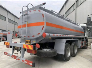 Camion citerne à huile Dongfeng d'occasion 2024, norme d'émission Euro 2, transmission manuelle, conduite à droite, 6x4, 251-350 ch - Product Image 3