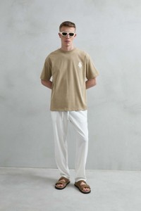 เสื้อยืดพิมพ์ลายผ้าฝ้าย 100% ทรงปกติ สีกากี น้ำหนัก 240 กรัม ป้องกันการเป็นขุย - Product Image 4