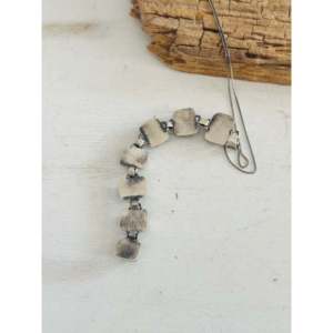 Ensemble de colliers lariat faits à la main par des artisans Navajo, en turquoise dorée du Sonora et en argent sterling, objet culturel de collection - Product Image 6