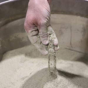 Impulso de proteína de harina de plumas para animales Comida de plumas entregada fresca en embalaje sellado para distribución global a granel - Product Image 4