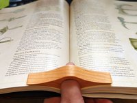 Support de page en bois poli naturel et durable, lavable, thème Amour, anneau de pouce confortable, outil de lecture à une main pour romans et études