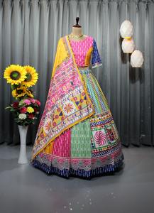 Nouveau Superhit Entièrement Cousu Faux Georgette Bandhani Imprimer Lehenga Choli Exclusif Broderie Travail Traditionnel Hiver Tendance - Product Image 4