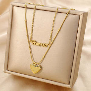 Collar de cadena multicapa con colgante de corazón de perla de agua dulce chapado en oro de 18 quilates - Product Image 3