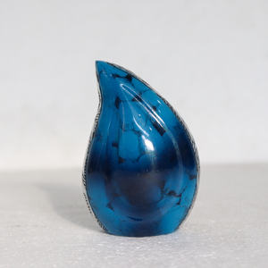 Fabricant d'urnes de crémation Urnes de crémation en forme de larme pour cendres humaines Urne en cendre en aluminium et laiton gravée à la main - Product Image 3