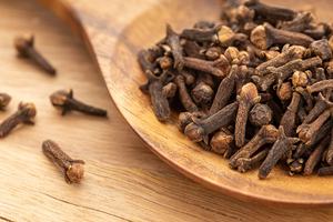 Clous de girofle entiers biologiques naturels à vendre - Product Image 5