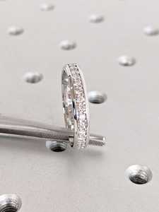 แหวนแต่งงานตลอดกาลดีไซน์คลาสสิกสีขาวทอง14k ประดับด้วยแถบเพชรที่ปลูกในห้องทดลองหรูหราสำหรับเธอ - Product Image 2