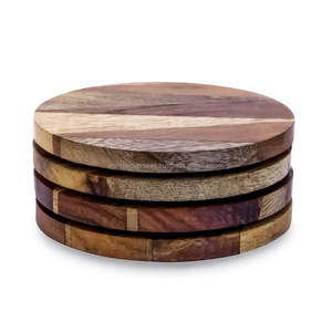 Ensemble personnalisé de 4 sous-verres en noyer Design moderne fabriqués à la main en bois et en résine Tapis et tampons WONDEROVERSEAS Couleur marron - Product Image 3