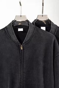 ชุดสเวตสูทแบบเรียบ ไม่มีลาย พร้อมโลโก้สั่งทำ เสื้อฮู้ดดี้ทรงหลวม แขนเสื้อแบบดรอปโชลเดอร์ และกางเกงขายาวทรงตรง - Product Image 4