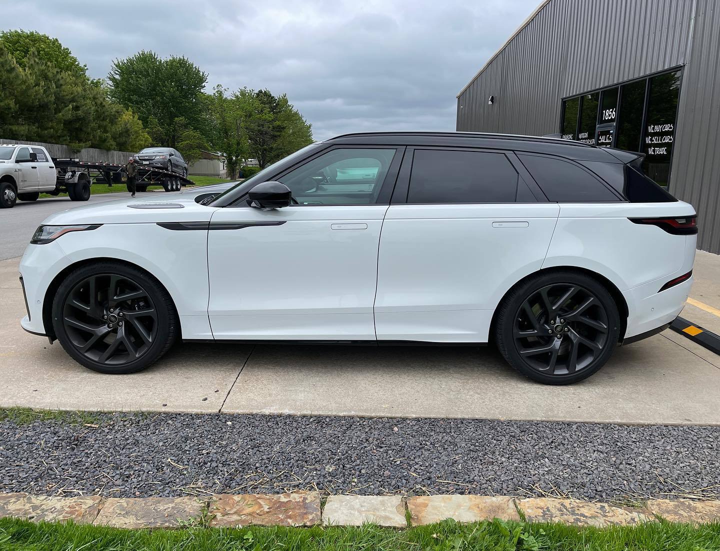 How to Choose the Best Range Rover for Your Needs: Buying Guide 2024