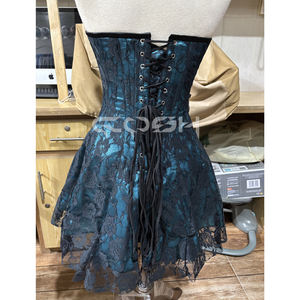 Robe bustier mini élégante en satin bleu ciel avec superposition de dentelle noire, fabriquée par [Nom du fabricant] - Product Image 4