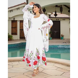 Conjunto de traje de rayón blanco pintado a mano para mujer Aishwarya - Product Image 4