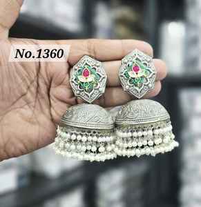 Bijoux indiens Jumka plaqués or, vintage, classiques, en alliage, faits à la main, en forme de cloche, boucles d'oreilles pendantes tendance - Product Image 3