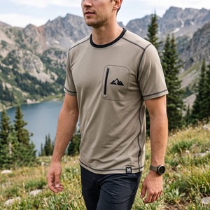 Camiseta Deportiva Personalizada de Poliéster Interlock con Costuras Planas, Bolsillo con Cremallera en el Pecho, para Actividades al Aire Libre, Venta al Por Mayor OEM - Product Image 5
