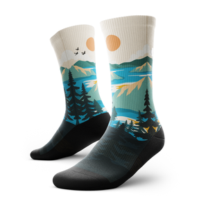 Chaussettes de sport personnalisées avec paysage pittoresque ODM Nature Chaussettes en coton pour hommes femmes B2B Fabricant de gros de haute qualité - Product Image 1