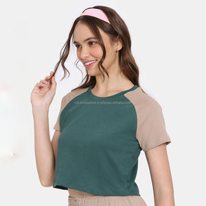 Camiseta gráfica recortada personalizada de Nardon Apparel para mujer, camisetas cortas de algodón blanco con decoración de botones para el verano - Product Image 3