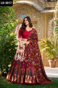 Tenue ethnique traditionnelle indienne en soie Tussar avec imprimé Kalamkari, bordure en feuille métallisée, Lehenga Choli et Dupatta à bordure en dentelle Gotta Patti - Product Image 3