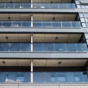 Vidrio de Seguridad para Construcción 8mm 10mm 12mm Vidrio Templado Endurecido para Barandilla de Balcón sin Marco - Product Image 5