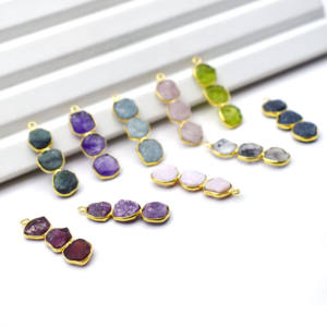 Tanzanite Trois Pierre Long Pendentif Or Vermeil Argent Sterling Lunette Ensemble Pierre Brute Charme Bijoux Faits À La Main Cadeau pour Elle - Product Image 6