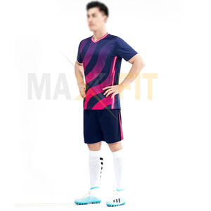 Uniforme de fútbol para hombres, uniforme cómodo y transpirable, hecho en paquistaní, de alta calidad, por MAXFIT - Product Image 1