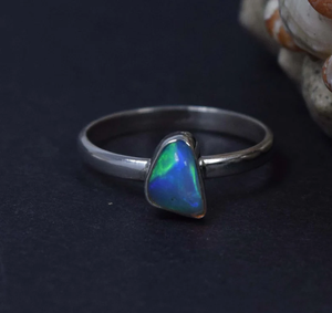 แหวนพลอยเงินสเตอร์ลิง925สวยสง่าทำด้วยมือโอปอลเอธิโอเปียแบบหยาบธรรมชาติสำหรับของขวัญวันครบรอบ - Product Image 2